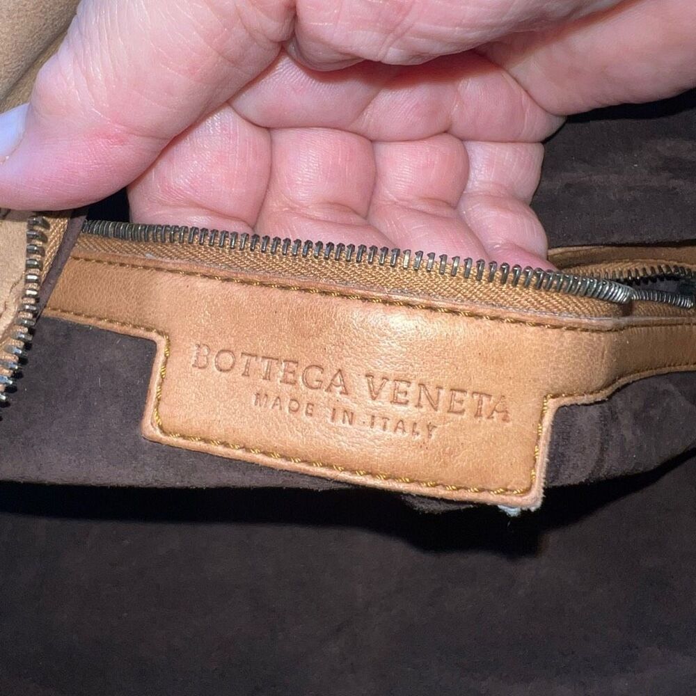 BOTTEGA VENETA Intrecciato Trimmed Nappa Shoulder Bag - Picture 14 of 16